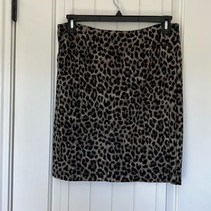 Beautiful Cabi animal print skirt.